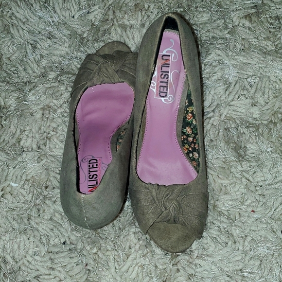 Heels - Picture 1 of 6